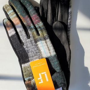 Yarn Embroidery Multi Color Smart Touch Gloves Touchscreen Compatible